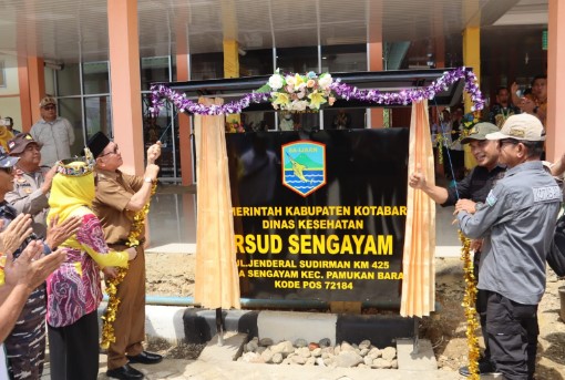 Bupati Kabupaten Kotabaru H Sayed Jafar meresmikan RSUD Sengayam. (Foto : Humas Pemkab Kotabaru)