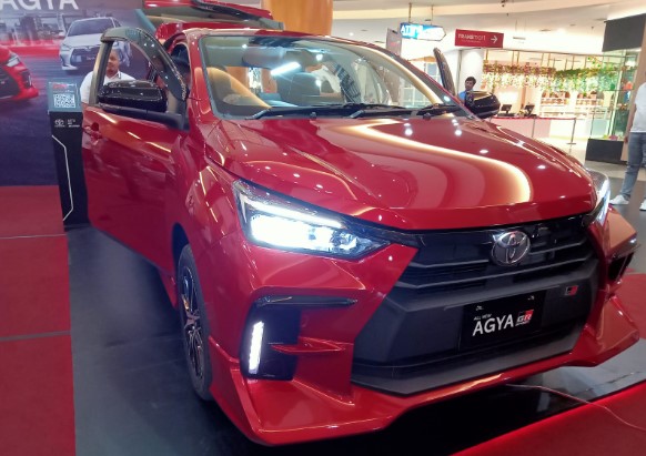 Wajah Baru Toyota Agya yang mulai diperkenalkan untuk warga Banjarmasin. (Foto : Istimewa)