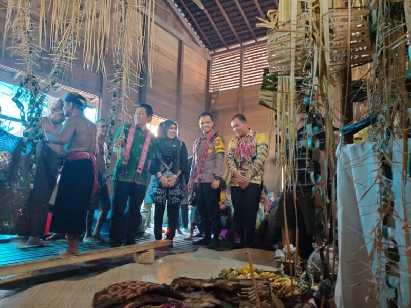 Aruh Adat Dayak Baharin di Balai Adat Sarumpun, Desa Kapul, Kecamatan Halong, Kabupaten Balangan. (Foto : Istimewa)