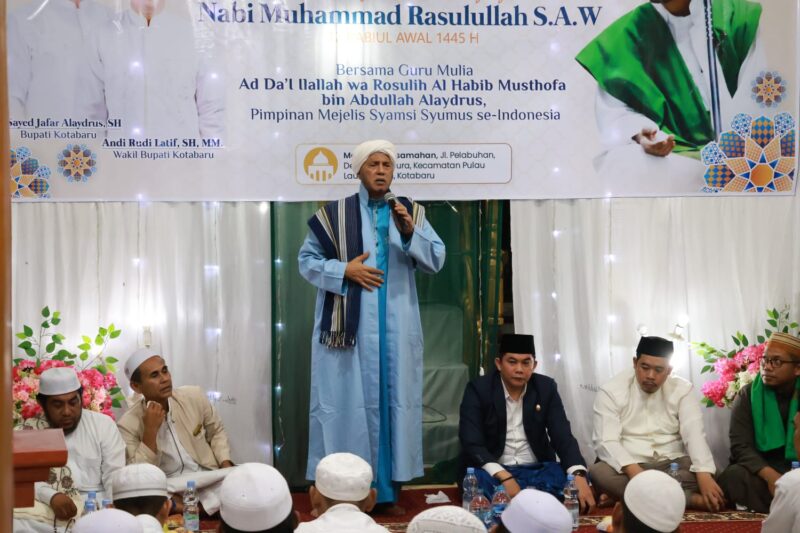 Wakil Bupati Kotabaru, Andi Rudi Latif menghadiri tabligh akbar di Masjid Almusamahan Mekarpura Pulau Laut Tengah. (Foto : Istimewa)