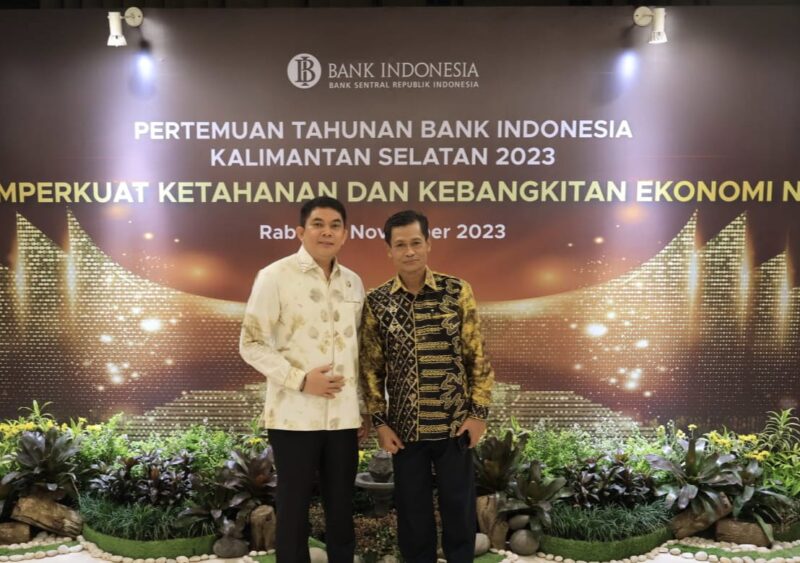 Wakil Bupati Kotabaru, Andi Rudi Latif pertemuan tahunan Bank Indonesia (BI) Kalimantan Selatan (Kalsel) Tahun 2023 dan mendengarkan arahan dari Presiden Joko Widodo. (Foto : Istimewa)