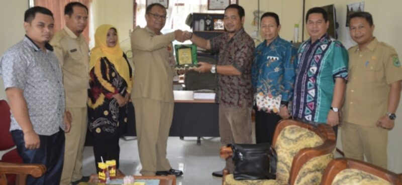 Komisi III DPRD berkunjung ke Kabupaten Kapuas dalam rangka  kunker di ke Dinas Komunikasi dan Informatika (Diskominfo) Kabupaten Kapuas. (Foto : Istimewa)