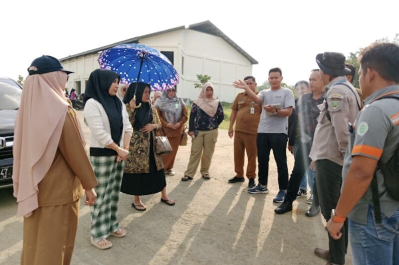 Ketua Tim Penggerak Pemberdayaan dan Kesejahteraan Keluarga (TP PKK) yang juga anggota DPRD Kabupaten Balangan bekoordinasi merencanakan Festival Ekonomi Kreatif dan Pemuda Semarakan UMKM Bumi Sanggam. (Foto : Istimewa)