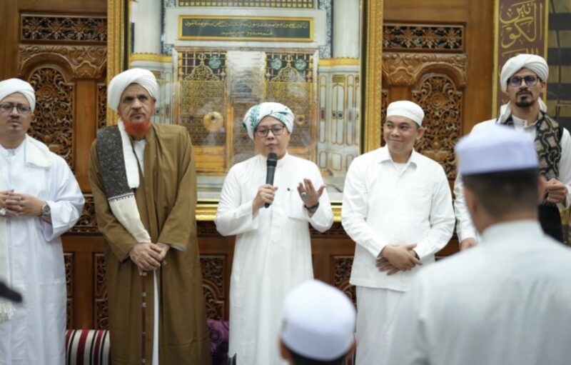 Andi Rudi-H Bahsanuddin, menghadiri Maulid Nabi Muhammad SAW di majelis ilmu Ar Raudhah asuhan Tuan Guru H Ahmad Hasruni Afif. (Foto : Istimewa)