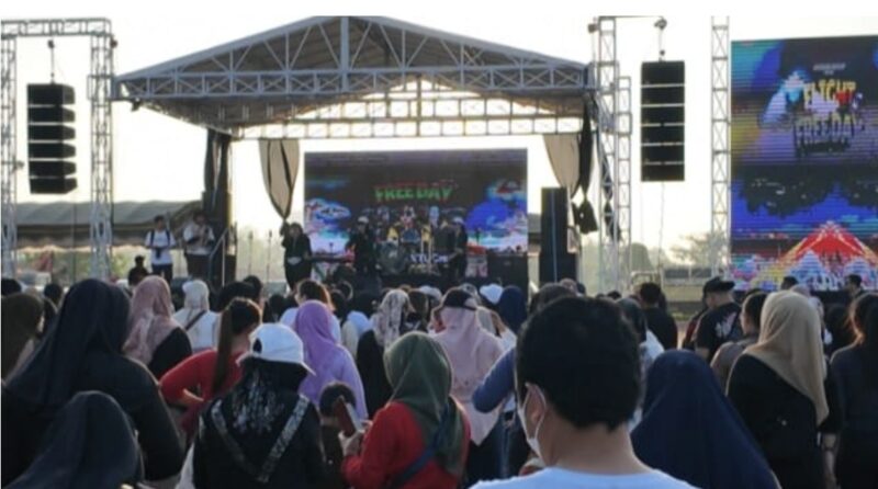 Event Flight Free Day Jhonlin Group di Bandara Bersujud di Kabupaten Tanah Bumbu. (Foto : Istimewa)