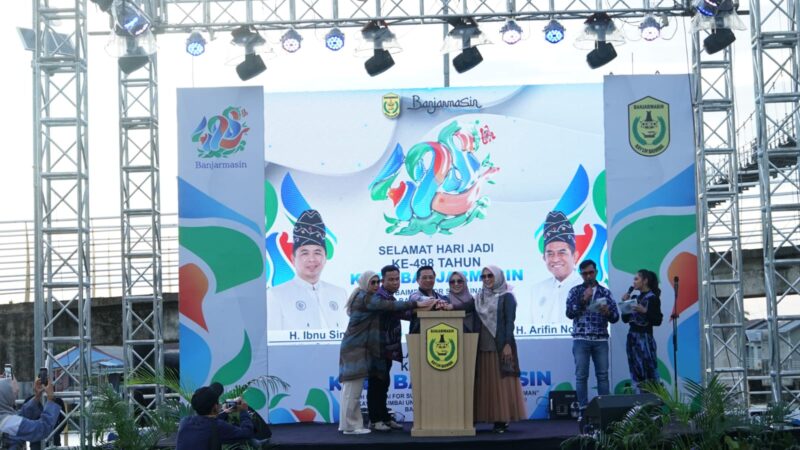 Kick-Off dan Launching Logo Hari Jadi Ke-498 Kota Banjarmasin di Plaza Kawasan Wisata Jembatan Pulau Bromo, Kelurahan Mantuil. (Foto : Istimewa)