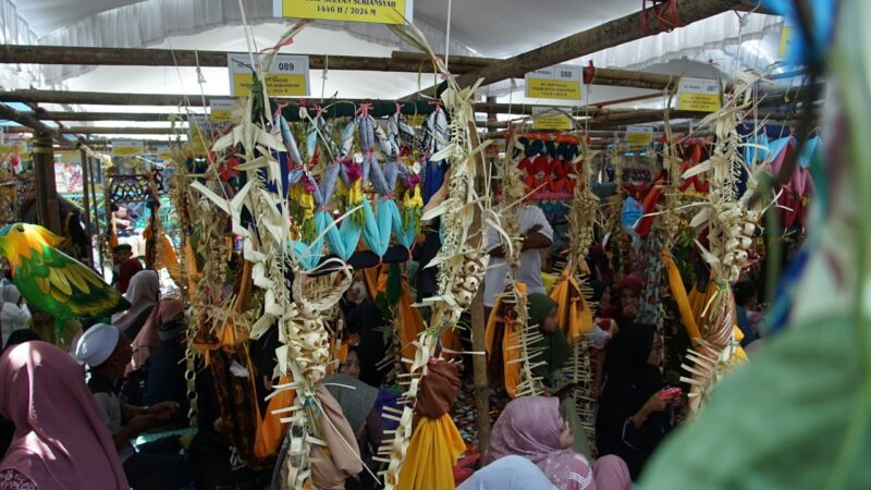 Kegiatan Baayun Maulid sebagai tradisi menyambut kelahiran Nabi Muhammad SAW. (Foto : Istimewa)