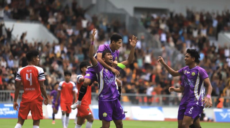 Selebrasi kemenangan tim sepakbola Aceh yang berhasil merebut juara tiga dan merah mediali perunggu di PON XXI Aceh-Sumut 2024. (Foto : Istimewa)