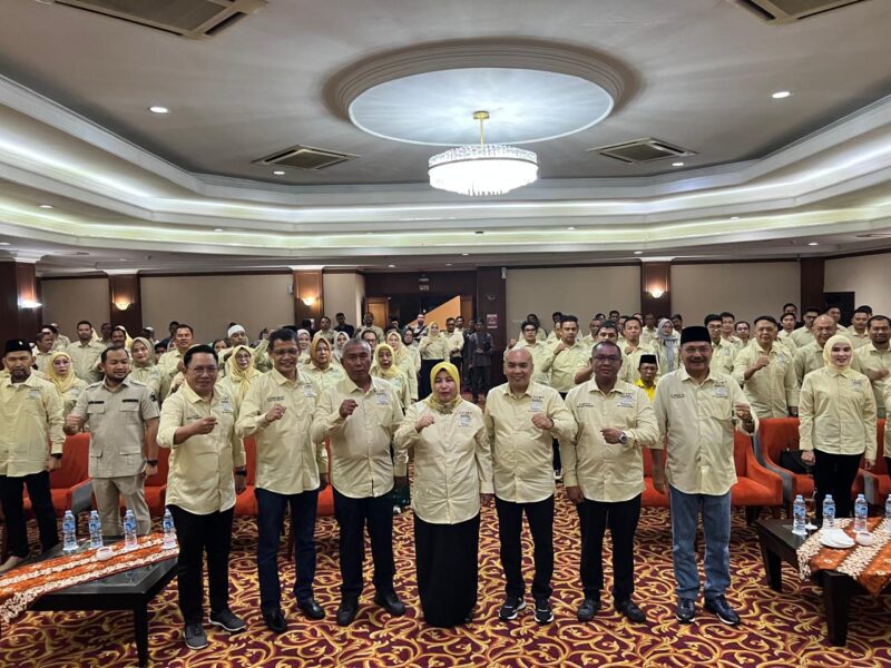 Tim Pemenangan calon gubernur dan wakil gubernur Kalsel, Hj Raudatul Jannah dan H Akhmad Rozanie siap menangkan dan mengawal jalannya pilkada 2024. (Foto : wasaka.id)