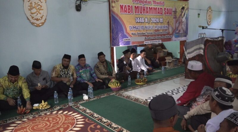 Bupati Kotabaru, Sayed Jafar menghadiri peringatan Maulid Nabi Muhammad SAW di Mesjid Nurul Muhajirin dusun III Sembega desa Sungai Pasir. (Foto : Istimewa)