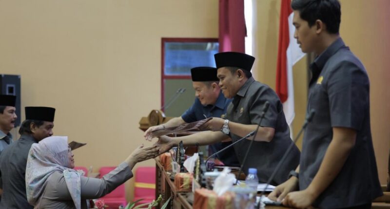 Rapat Paripurna dalam rangka pemandangan umum fraksi-fraksi terhadap Raperda perubahan atas Perda Nomor 19 Tahun 2022 tentang penyelenggaraan perumahan an Kawasan permukiman. (Foto : Istimewa)