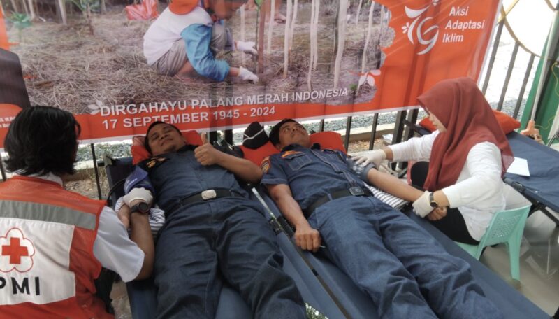 Palang Merah Indonesia bekerjasama dengan Dinas Perhubungan Tanah Bumbu dalam rangka memperingati HUT PMI ke - 79(Foto:Istimewa)