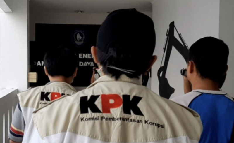 Tim KPK melakukan OTT di Kalsel. (Foto : Istimewa)
