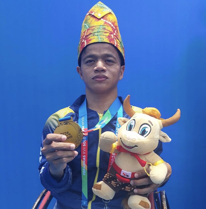 Sahriadi, Atlet Renang Asal Balangan yang meraih medali emas di Peparnas XVII Solo 2024. (Foto : Istimewa)