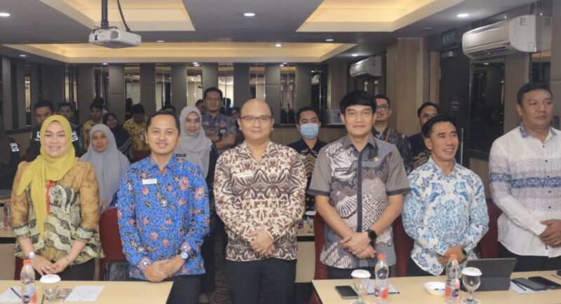 Foto bersama pelaksanaan diskusi terkait evaluasi dan optimalisasi Sistem Pengelolaan Pengaduan Pelayanan Publik Nasional (SP4N) Lapor. (Foto : Istimewa)