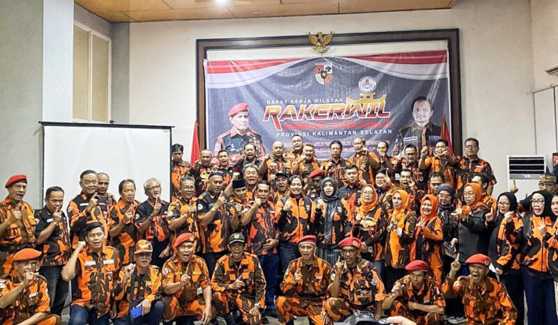 MPW Pemuda Pancasila Provinsi Kalimantan Selatan, mendeklarasikan dukungan kepada pasangan calon Gubernur dan Wakil Gubernur Kalsel nomnor urut 1, Muhidin-Hasnuryadi Sulaiman. (Foto : Istimewa)