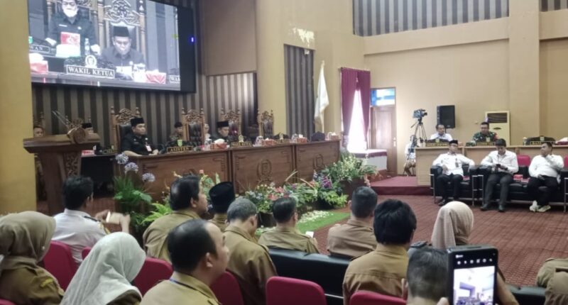 Rapat Paripurna Pandangan Umum Fraksi-fraksi terhadap Raperda Perubahan Ketiga atas Perda Nomor 29 Tahun 2016 tentang pembentukan dan susunan perangkat daerah. (Foto : Istimewa)