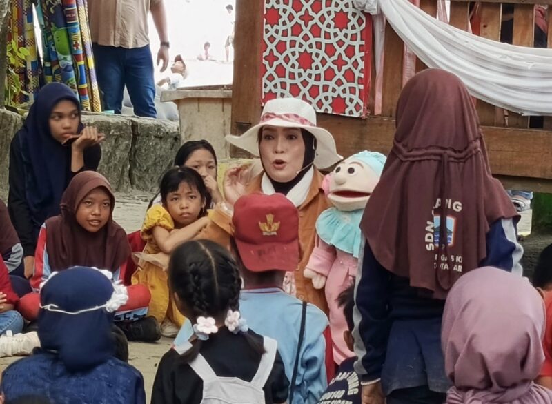 festival kreativitas Anak Kampung Laut 2024 di Wisata Pantai Gedambaan, Kecamatan Pulau Laut Sigam. (Foto : Istimewa)