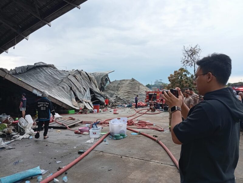 Paslon Arifin-Akbari  berkomitmen tingkatkan kesehateraan Damkar di Banjarmasin. (Foto : Istimewa)