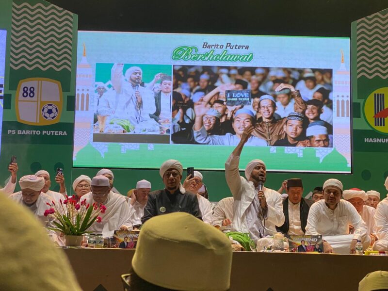 Barito Putera Bersholawat yang diselenggarakan di halaman Masjid Bustanul Muhibbin, Handil Bakti. (Foto : Istimewa)