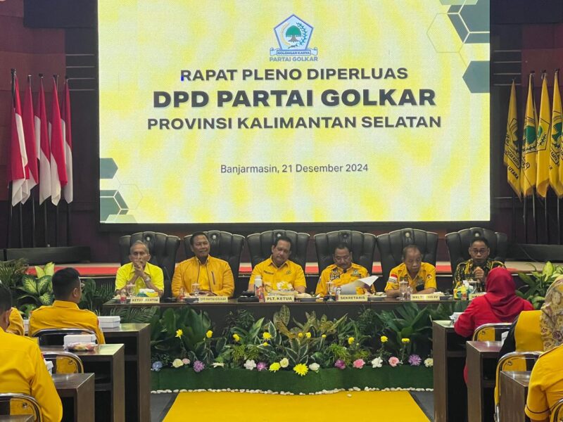 Rapat pleno diperluas DPD Partai Golkar Kalsel yang dipimpin Plt Ketua Irjen Pol (Purn) Rikwanto dengan agenda persiapan pelaksanaan Musda. (Foto : wasaka.id)
