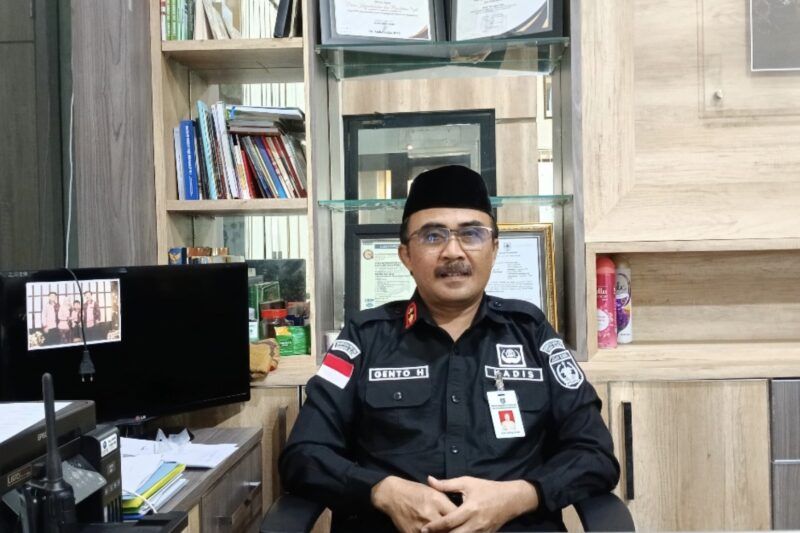 Kepala Disdukcapil Tanah Bumbu, Gento Hariyadi. (Foto : Istimewa)