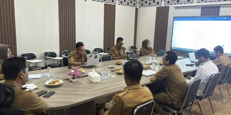 Diskominfosp Tanah Bumbu Gelar Rapat Evaluasi Tim Pengelola Pusat Data. (Foto : Istimewa)