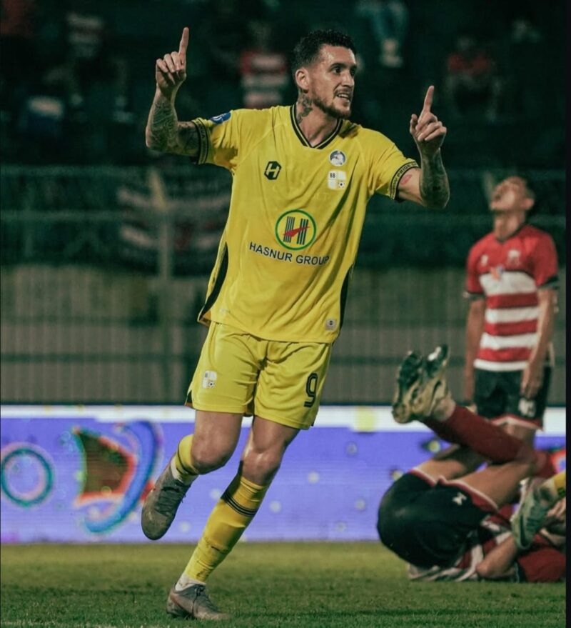 Jamie Moreno merayakan gol perdananya setelah baru saja bergabung untuk Barito Putera ke Gawang Madura United (Foto : Istimewa/ IG @psbaritoputeraofficial)