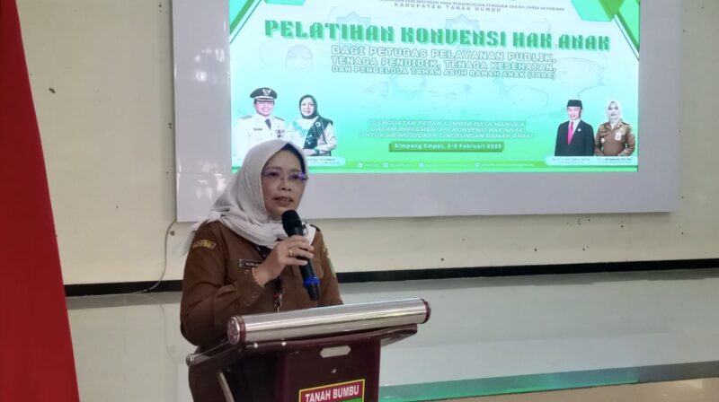 Kepala Dinas Pemberdayaan Perempuan, Perlindungan Anak, Pengendalian Penduduk dan Keluarga Berencana (DP3AP2KB) Tanbu, Erli Yuli Susanti. (Foto : Istimewa)