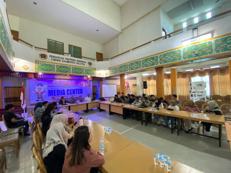 Matangkan persiapan pelaksanaan Hari Pers Nasional (HPN) 2025, PWI Kalsel bersama Dinas Komunikasi dan Informatika (Diskominfo) matangkan SDM dan LO sambut kedatangan tamu negara.(Foto : Isrimewa)