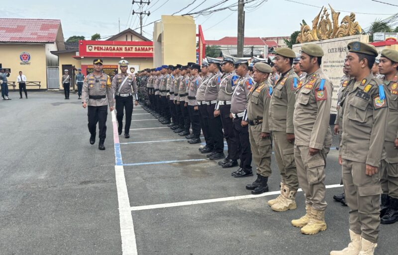 Apel gelar Operasi Keselamatan Intan Tahun 2025 dipimpin Wakapolres Kotabaru, Kompol Agus Rusdi Sukandar. (Foto : Istimewa)