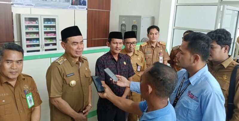 Bupati Kabupaten Tanah Bumbu, Zairullah Azhar saat berhadir pada peresmian Puskesmas Karang Bintang di Desa Pematang Ulin, Kecamatan Karang Bintang. (Foto : Istimewa)