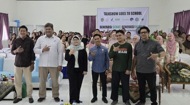 PT Bintang Toedjoe menggelar program program edukasi kepada pelajar SMKN 1 Simpang Empat Kabupaten Tanah Bumbu. (Foto : Istimewa)