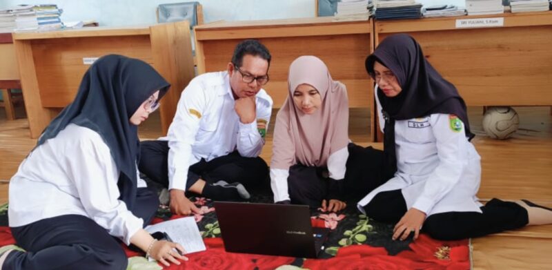 Pembinaan dari Dinas Lingkungan Hidup (DLH) Kabupaten Tanah Bumbu sebagai bagian dari program Calon Sekolah Adiwiyata Kabupaten (CSAK) Tahun 2025. (Foto : Istimewa)