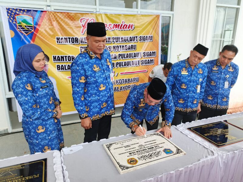 Bupati Kotabaru H. Sayed Jafar resmikan kantor Kecamatan Pulau Laut Sigam, Puskesmas Kotabaru, KUA dan Balai Penyuluhan KB. (Foto : Istimewa)