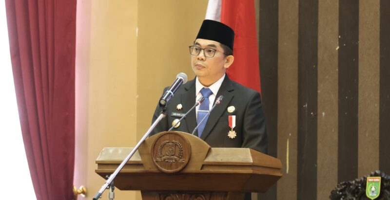 Bupati Kabupaten Tanah Bumbu, Andi Rudi Latif menyampaikan pidato pertamanya di Paripurna DPRD Tanah Bumbu. (Foto : Istimewa)
