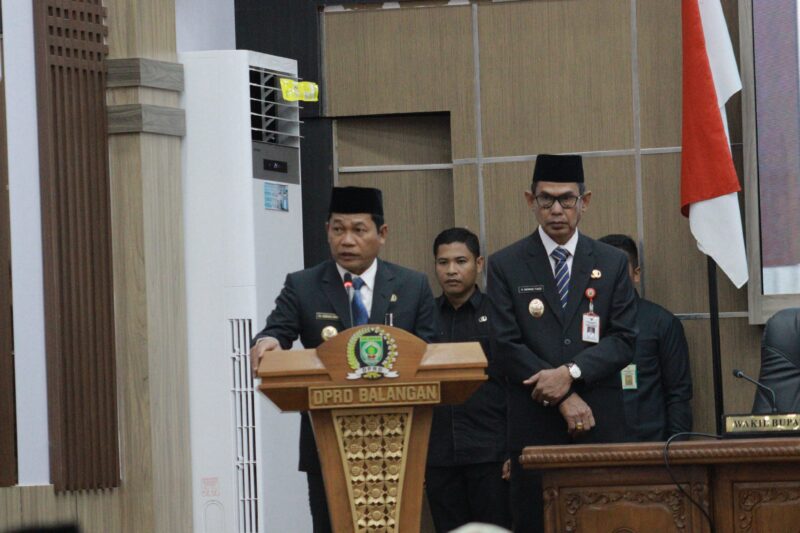 Bupati Balangan Abdul Hadi menyampaikan pidato pertamanya pada periode 2025-2030 di DPRD Balangan. (Foto : Istimewa) 
