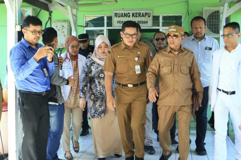 Bupati Kotabaru H. Muhammad Rusli mengunjungi Rumah Sakit Umum Daerah (RSUD) Pangeran Jaya Sumitra (PJS). (Foto : Istimewa)