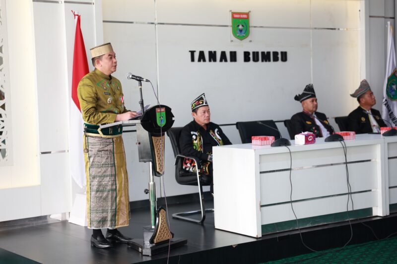 Bupati Tanah Bumbu menyampaikan sejumlah pesan kepada SKPD agar lebih bertanggung jawab. (Foto : Istimewa)