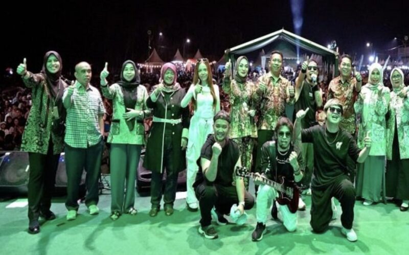 Malam penutupan kegiatan Balangan Expo 2025 yang dimeriahkan oleh Raja Band dam dihadiri oelh Ketua DPRD Kabupaten Balangan. (Foto : Istimewa)