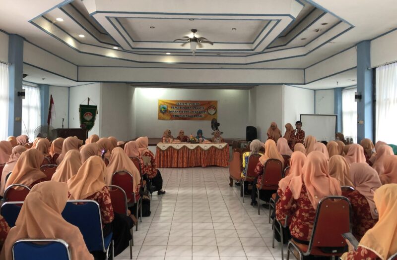 Dharma Wanita Persatuan (DWP) Kotabaru menggelar pertemuan rutin bersama pengurus dan anggota. (Foto : Istimewa)
