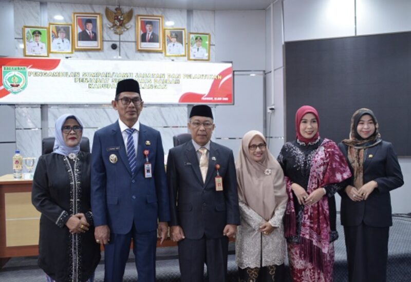 Ketua DPRD Kabupaten Balangan, Hj Linda Wati turut menghadiri pelantaikan Pj Sekda Kabupaten Balangan. (Foto : Istimewa)