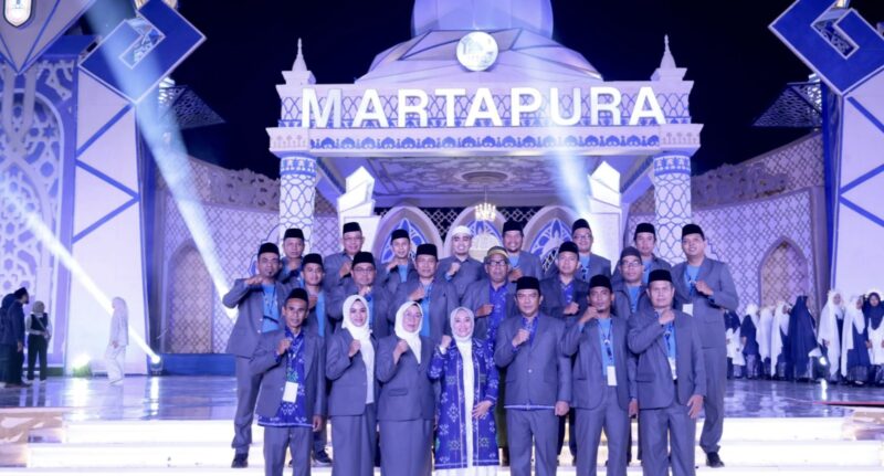 Kafilah Kabupaten Tanah Bumbu menyemarakan pembukaan Musabaqah Tilawatil Qur’an Nasional (MTQN) ke-36. (Foto : Istimewa)