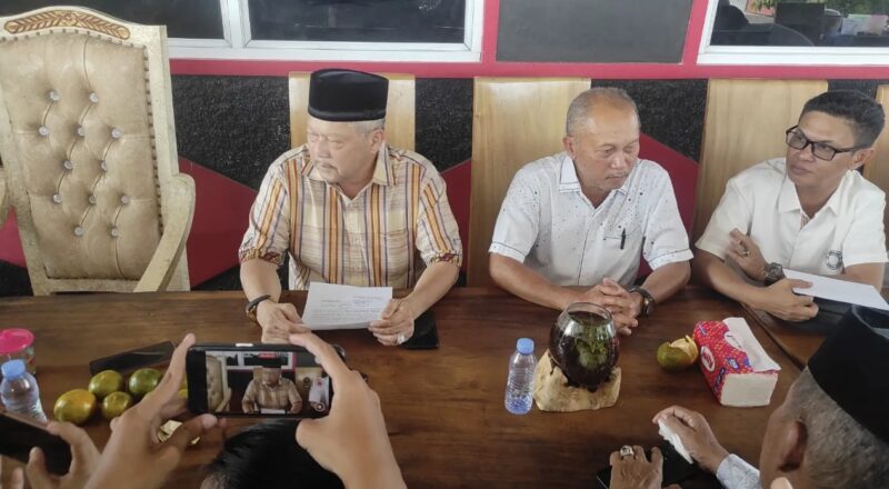 Gusti Iskandar Sukma Alamsyah menyampaikan keterangan pers jelang pelaksanaan Musda XI Golkar Kalsel.