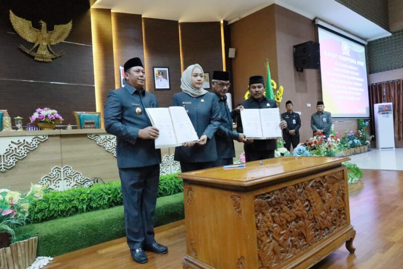 Penandatanganan nota kesepakatan terhadap Kebijakan Umum Perubahan Anggaran (KUPA) dan Prioritas Plafon Anggaran Sementara (PPAS) Perubahan APBD Tahun Anggaran 2025. (Foto : Istimewa)