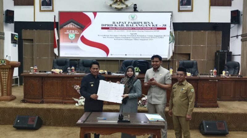Rapat Paripurna dengan agenda penandatanganan kesepakatan bersama terhadap Perubahan Kebijakan Umum Anggaran (KUA) dan Perubahan Prioritas dan Plafon Anggaran Sementara (PPAS) APBD Tahun Anggaran 2025. (Foto : Istimewa)