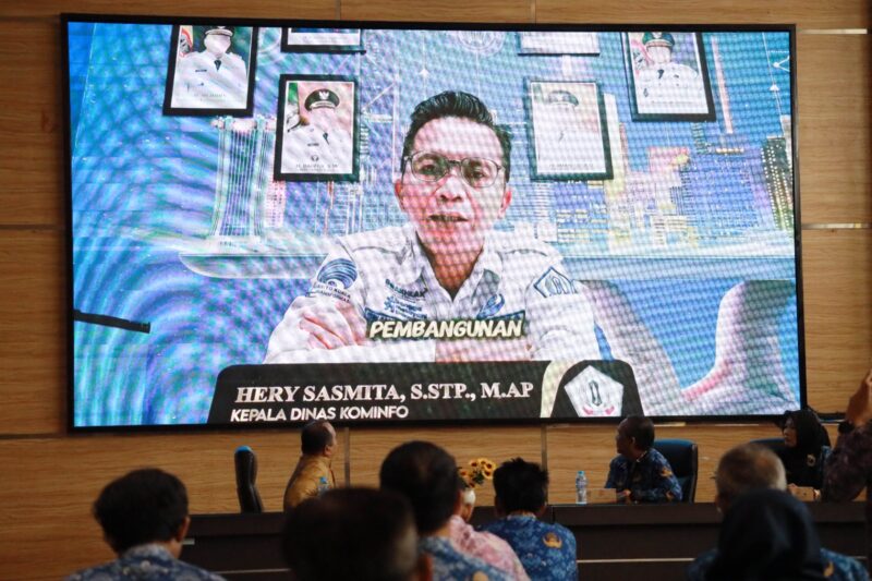Dinas Komunikasi dan Informatika (Diskominfo) menggelar rapat koordinasi Pejabat Pengelola Informasi dan Dokumentasi (PPID) dalam rangka penyusunan regulasi dan Daftar Informasi Publik (DIP). (Foto : Istimewa)