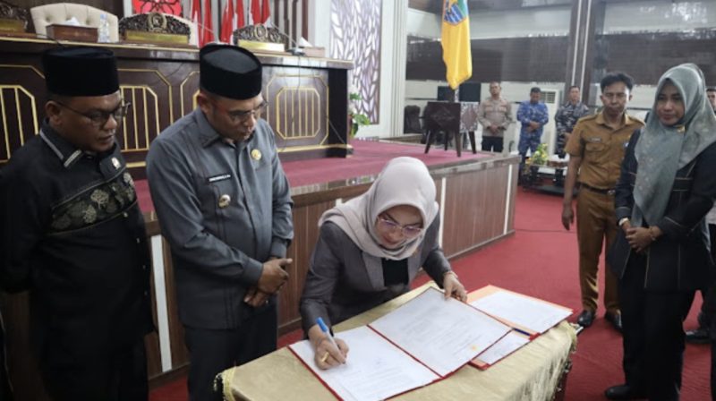 DPRD Kabupaten Kotabaru menyetujui Raperda Perubahan APBD Tahun Anggaran 2025 disahlkan menjadi Perda. (Foto : Istimewa)
