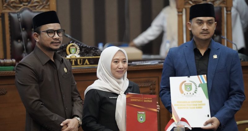 Paripurna DPRD Tanah Bumbu (Tanbu) dalam rangka pengambilan keputusan terhadap Rancangan Peraturan Daerah (Raperda) Rencana Pembangunan Jangka Menengah Daerah (RPJMD) Tahun 2025–2029. (Foto : Istimewa)