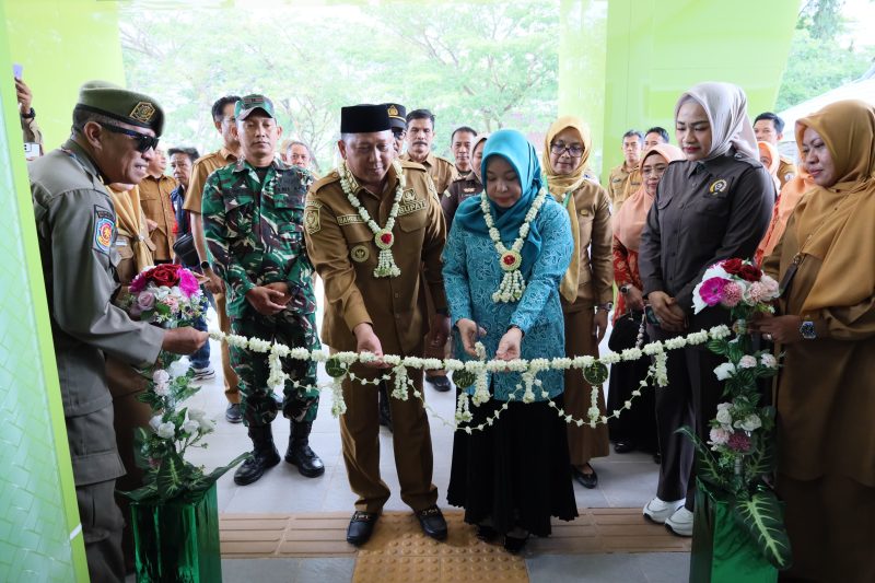 Bupati Barito Kuala, H. Bahrul Ilmi, resmikan Gedung Instalasi Rawat Jalan, Instalasi Gawat Darurat (IGD), dan Instalasi Dialisis RSUD H. Abdul Aziz Marabahan. (Foto : Istimewa)